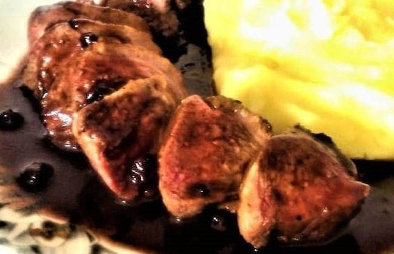 Duck Breasts With Redcurrant Wine Sauce Simbooker Recipes Cook